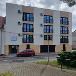 Hetmanska 4 *