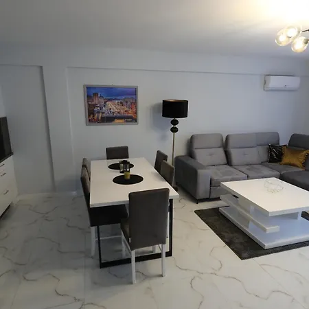 Hetmanska 4 *