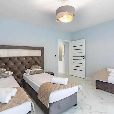Hetmanska 4 *