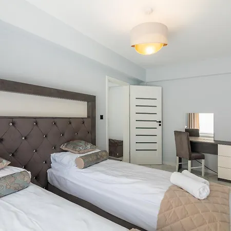 Hetmanska 4 *